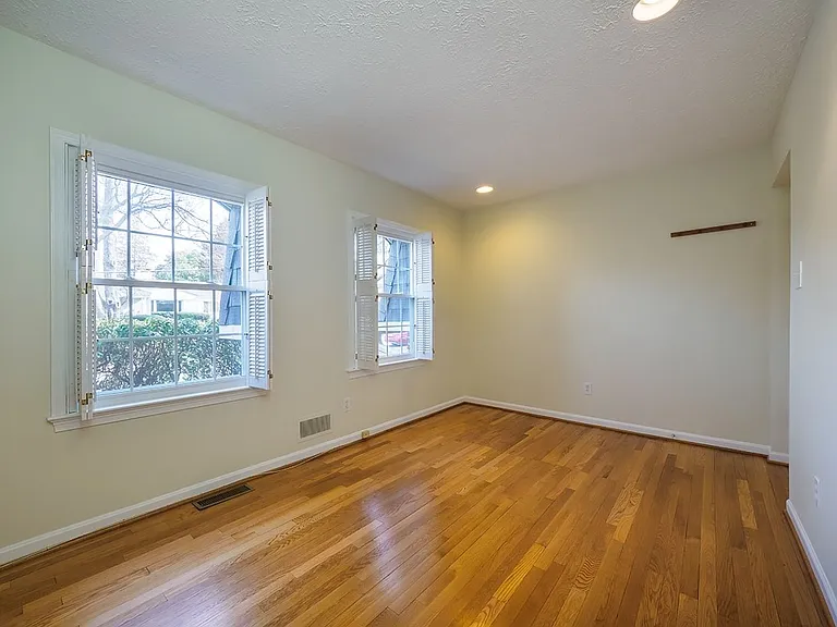 2702 Navarre Dr — Photo 22