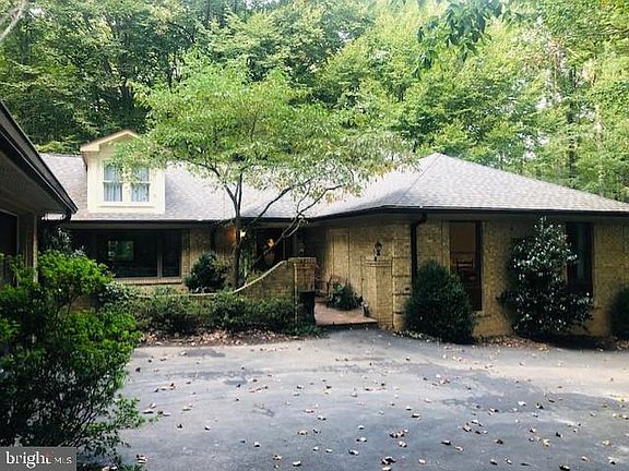 3rd image of 6903 Heathstone Ct