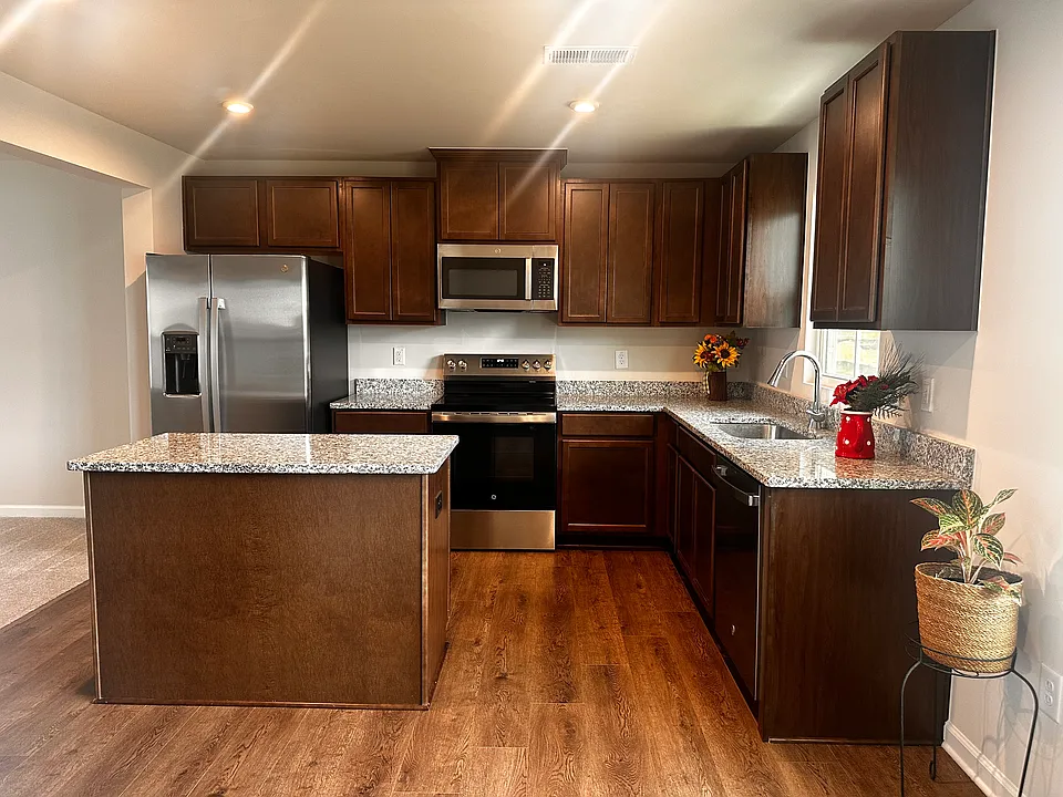 169 Sunny Acres Rd