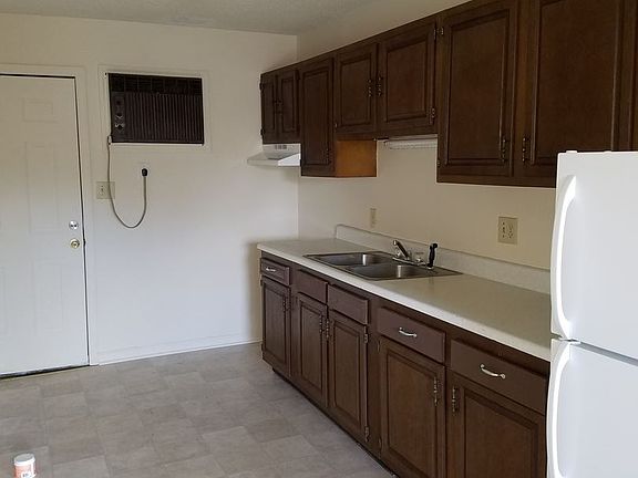 3rd image of 4121 Sunset Ave APT D