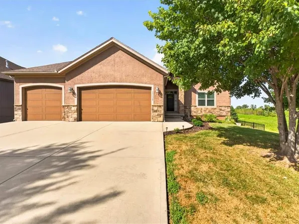 17120 W 197th Pl, Spring Hill, KS 66083