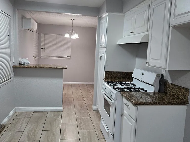 1108 W Avenue J8 — Photo 3