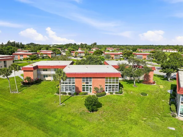31 Pine Arbor Lane Unit 204, Vero Beach, FL 32962