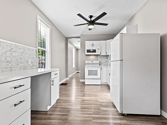3rd image of 608 Stanley Ave