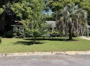 1305 Sussex Dr, Tifton, GA 31794