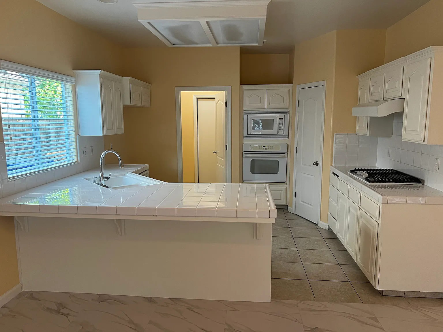 W Celeste Ave, Fresno — Photo 4