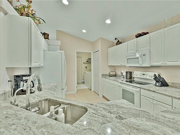 4th image of 9054 Shadow Glen Way