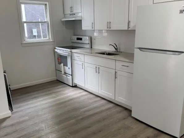 320 Jericho Tpke APT 2B, Floral Park, NY 11001