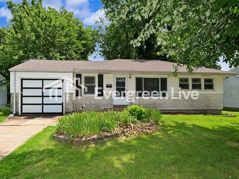 110 Saint Daniel Ln — Photo 1
