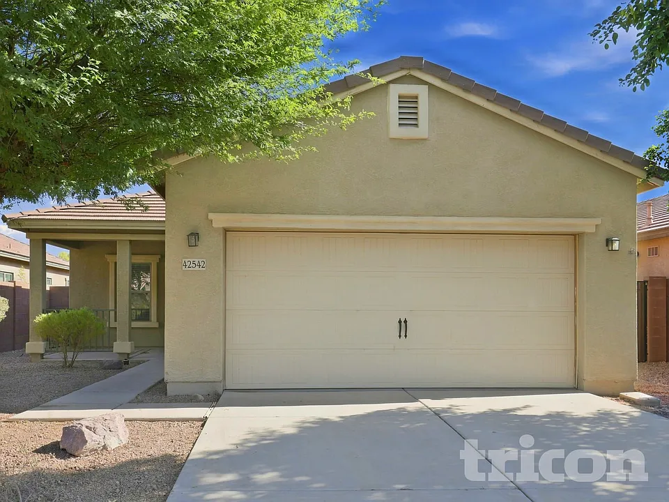 42542 W Lucera Ct