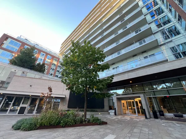 1830 Bloor St W #330, Toronto, ON M6P 0A2