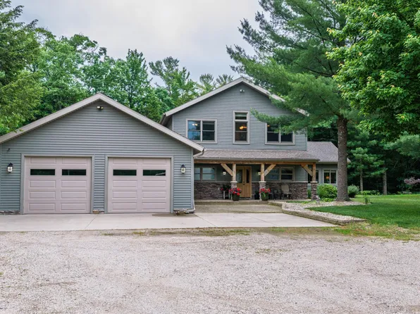6068 S 142nd Ave, Rothbury, MI 49452