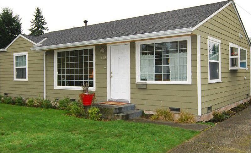 Welcome to 829 NE 189th Street...