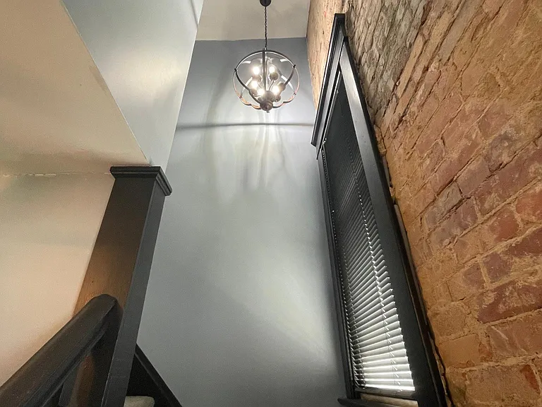 272 S Green St — Photo 16
