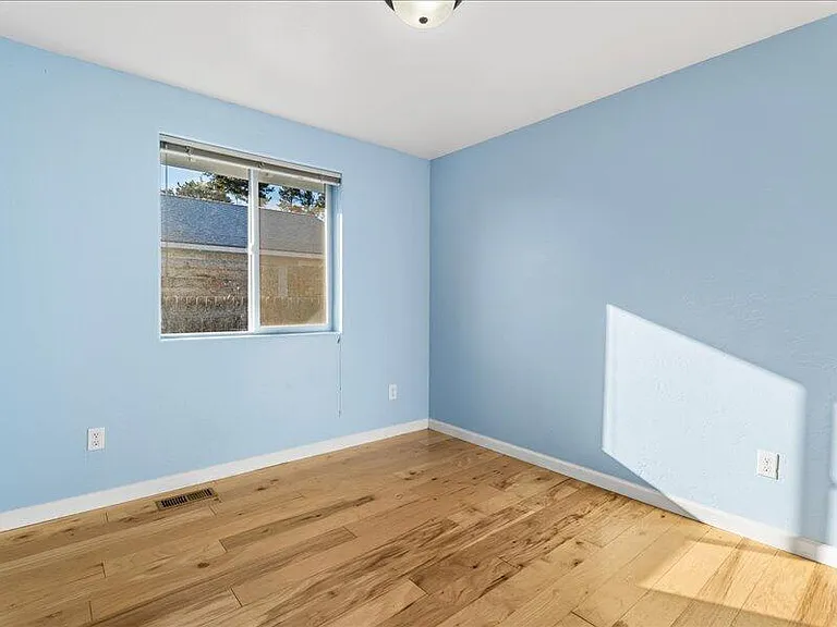 52459 Medill Ct — Photo 12