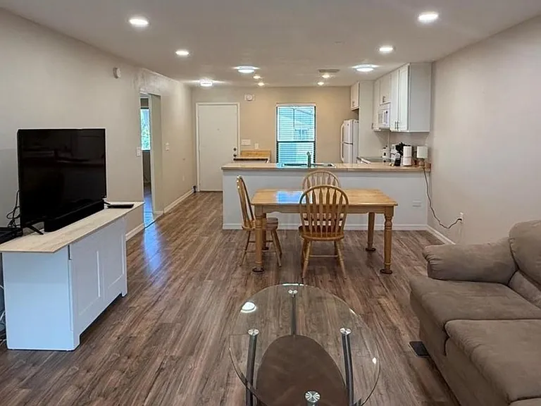 2130 Bancroft Pl #B — Photo 11