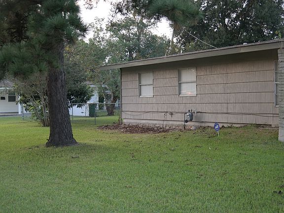 4th image of 528 Dover Ln