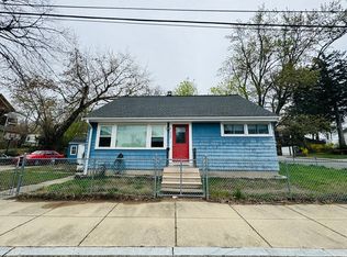 220 Glenellen Rd, West Roxbury, MA 02132