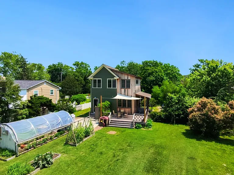 1012 Seashore Rd — Photo 3