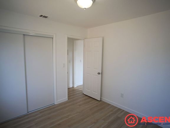 5th image of 2210 Haley St Unit A