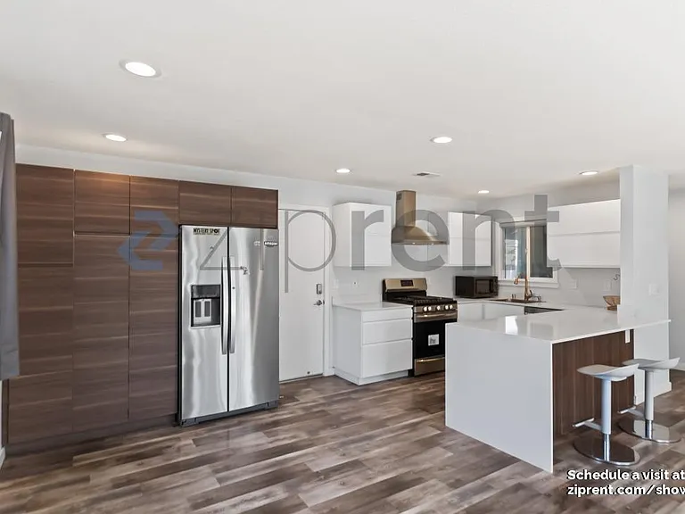 1796 Wyrick Ave — Photo 9