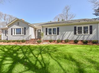 14 Parkside Dr, Greenville, SC 29609