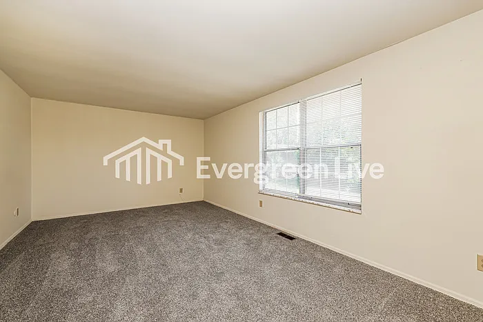 8113 Mount Aetna St — Photo 10
