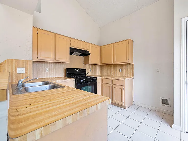 11918 Westwold Dr — Photo 11