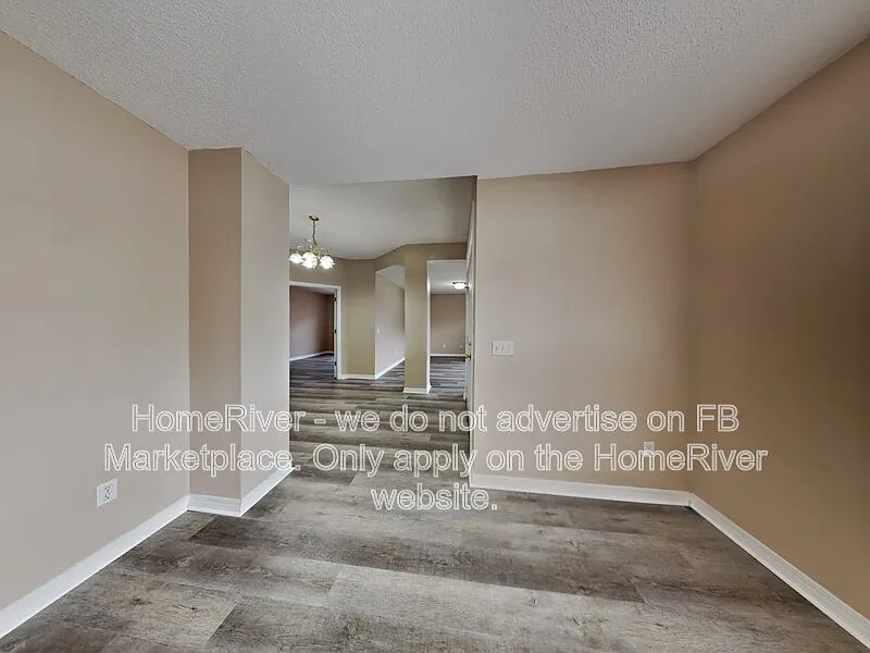 4 bed, 2.0 bath, 2451 sqft, $2,045 — Photo 4