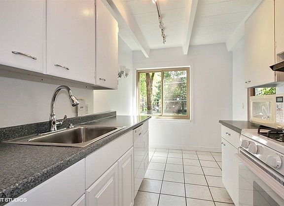 4th image of 1922 W Hood Ave APT 2C