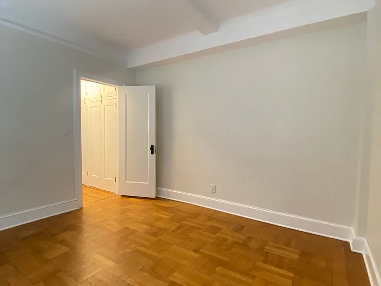 105 W 55th St #8E — Photo 9