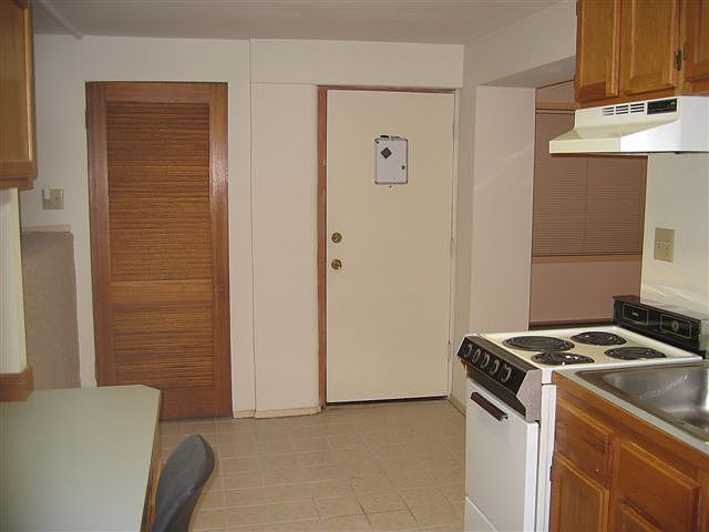 1st image of 4735 Ravenna Ave NE APT 8