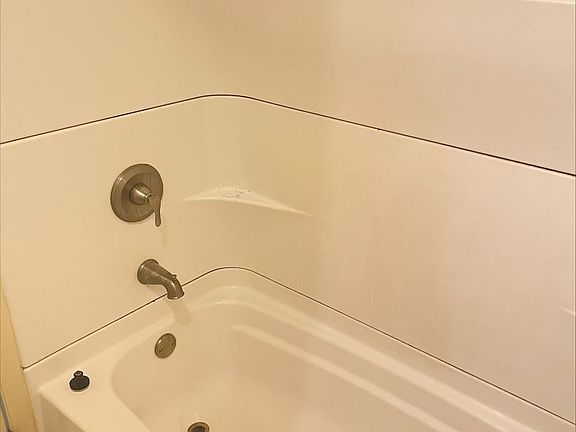 4th image of 1493 E Chateau Vert St APT F