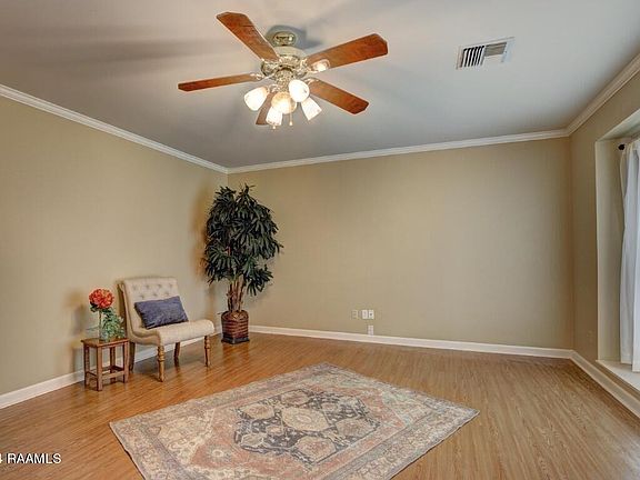 4th image of 108 Brighton Dr
