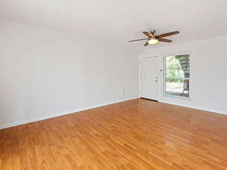 2124 Burton Dr #159 — Photo 4