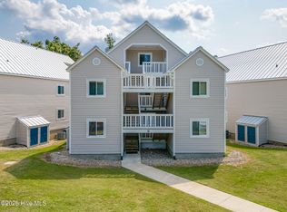 89 Country Club Dr APT B1, Arapahoe, NC 28510