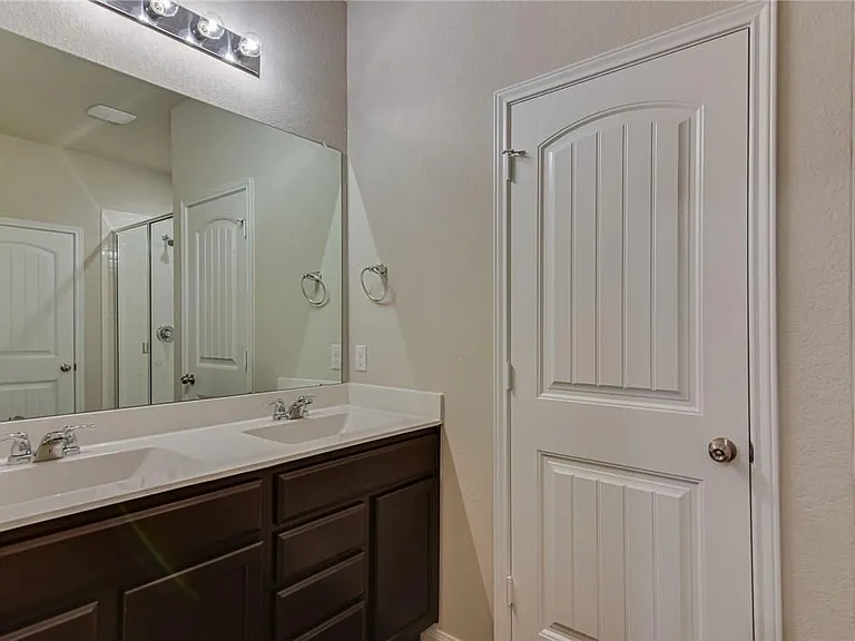 309 Naset Dr — Photo 16