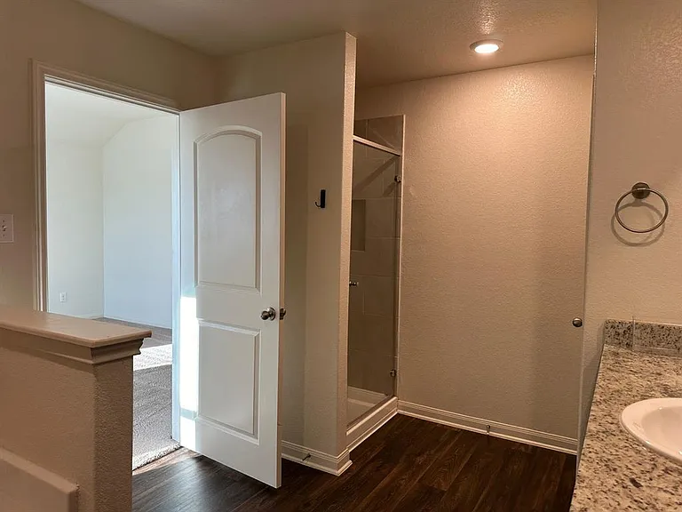 225 Allington Cir — Photo 8