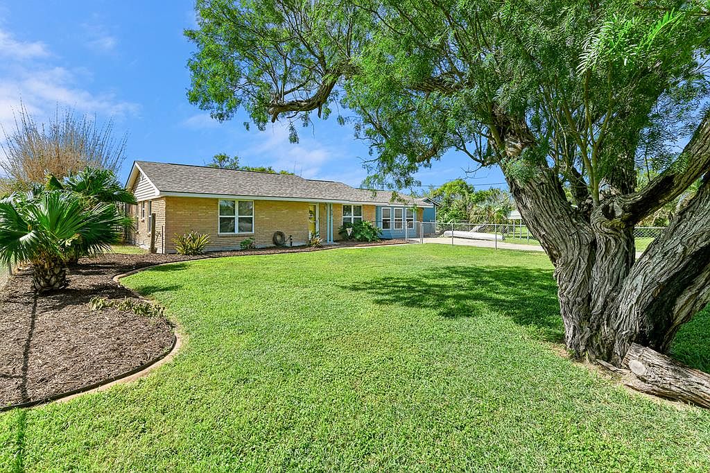 413 1st St, Bayside, TX 78340 Zillow