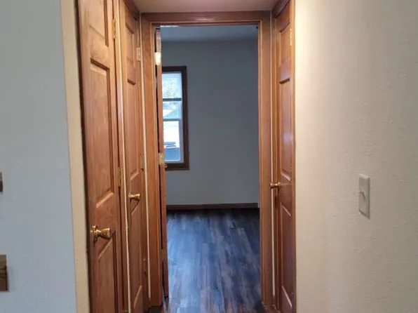 Location and Value! Cozy 1 and 2-Bedroom Apartment Building in Wauwatosa, 7610 W Clarke St APT 1, Milwaukee, WI 53213