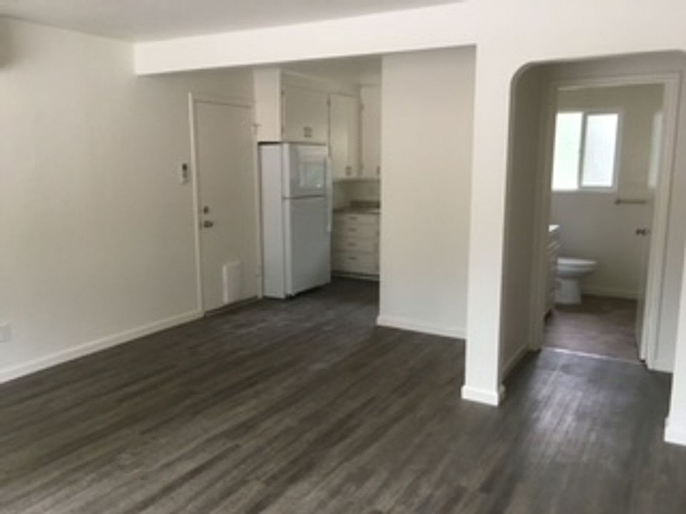 1st image of 3116-3118 Sheridan St