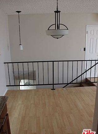 5th image of 130 Seaview St