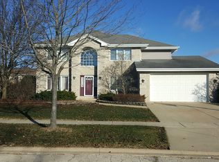 621 Ridgefield Rd, New Lenox, IL 60451