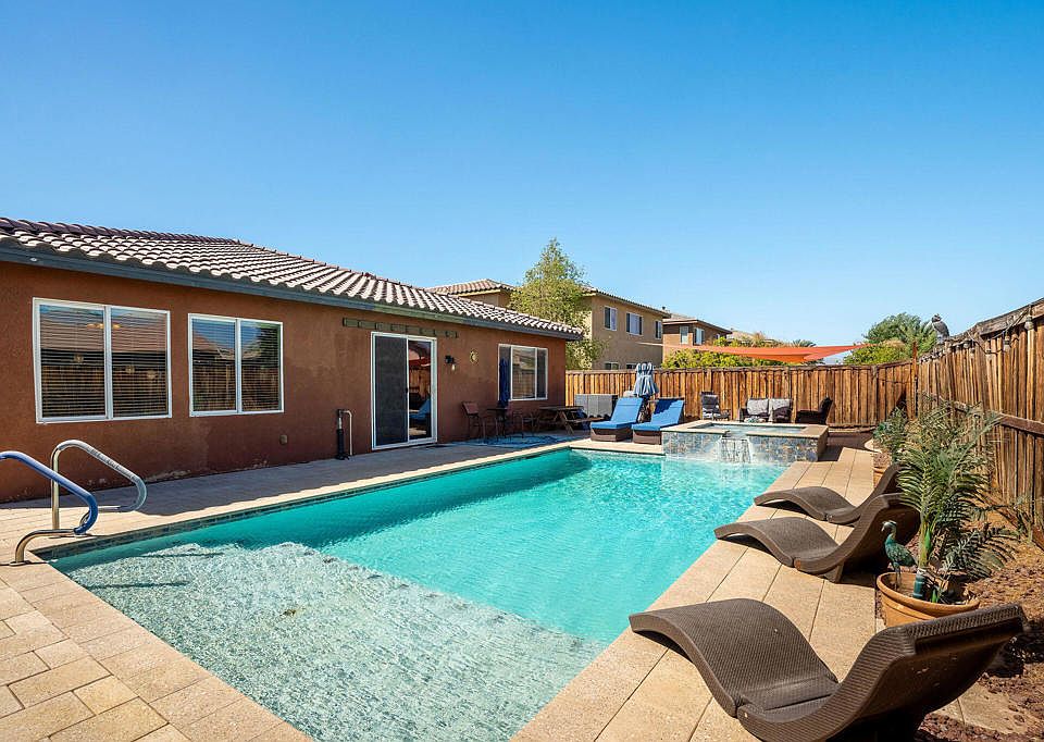1st image of 85902 Avenida Raylynn