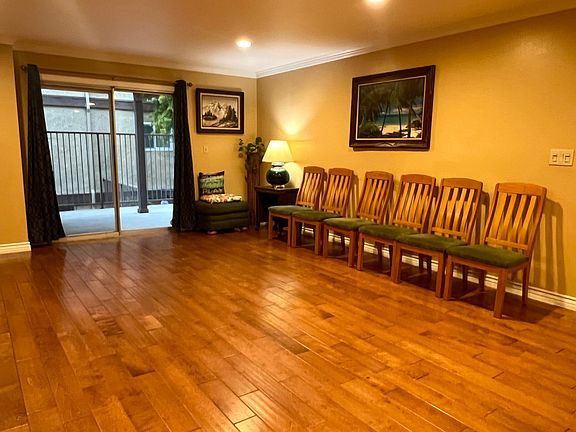 Spacious living room