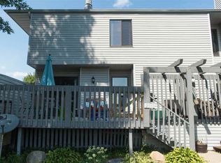 2111 Sky Line Dr, Waterloo, IA 50701