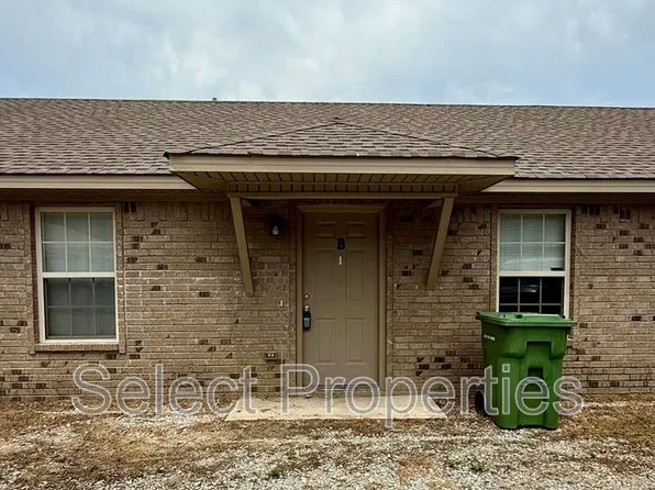 901 SE 3rd St #B, Hoxie, AR 72433