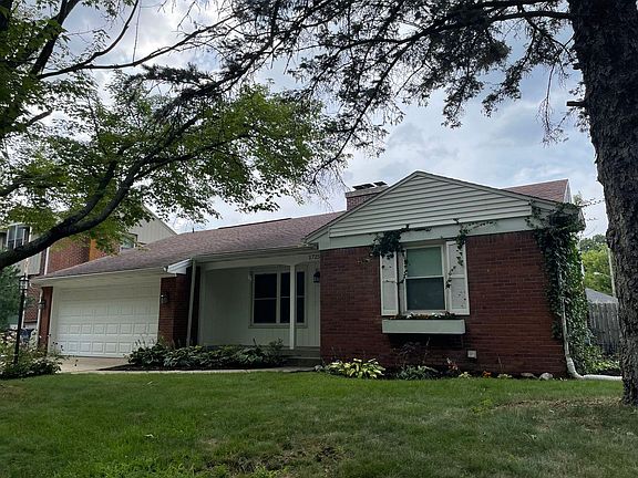 2nd image of 1725 Hiawatha Dr SE
