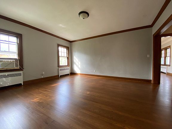 4th image of 527 College Ave #2