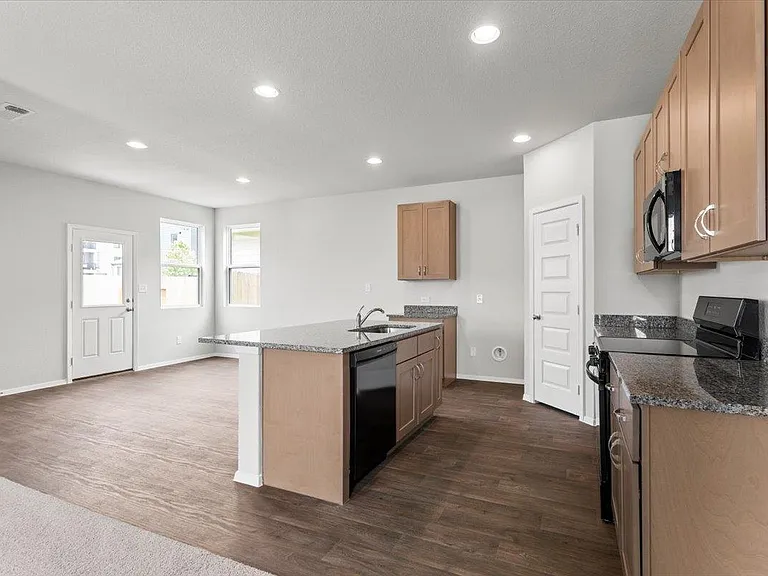 13300 Riding Dr — Photo 10